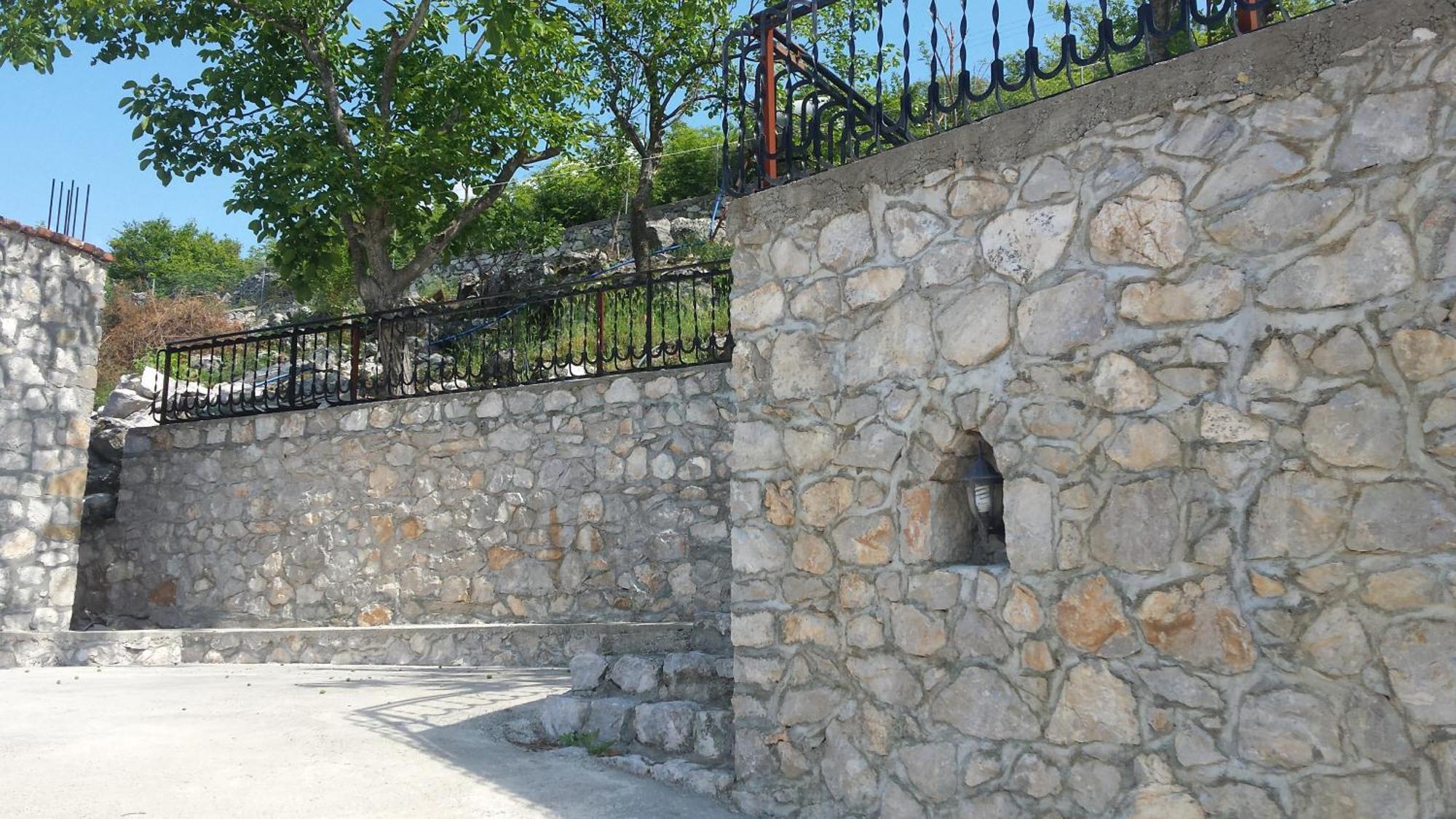 Hyka Stone House Shkoder Bed & Breakfast Екстериор снимка